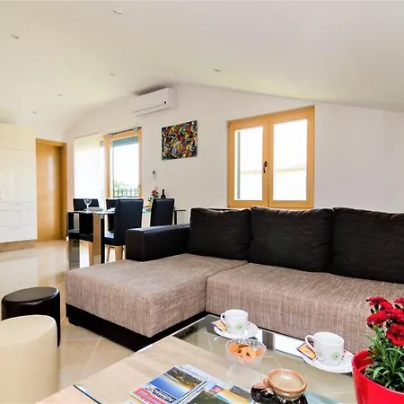 Apartments Lucija *