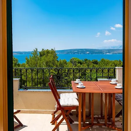 Apartments Lucija Novigrad (Dalmatia)