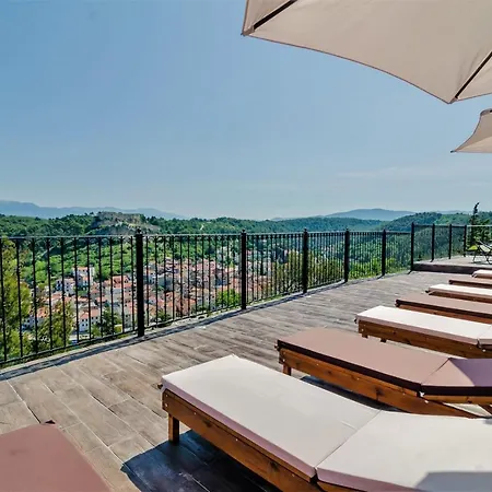 Apartments Lucija *