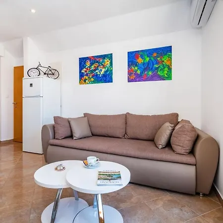 Apartments Lucija * Novigrad (Dalmatia)
