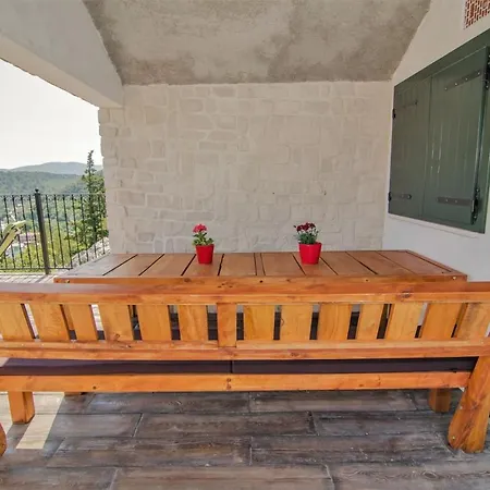 Apartments Lucija Gostinjska kuća