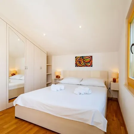 Apartments Lucija *